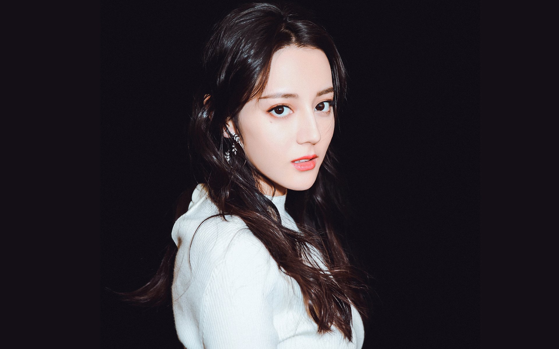 kaiyun体育综合-球队防守端加强协作减少漏人和失误提升整体防线稳定性,1.防守有球队员技术的基本要求